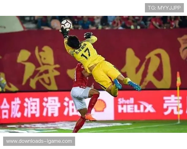 格斗赛事观众中超半数本科以上学历，30岁以下群体消费实力突出