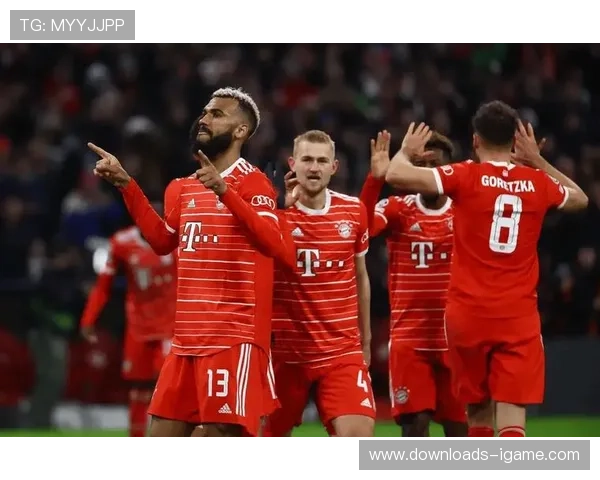 拜仁高位压迫遇阻，汉堡密集防守破解攻势