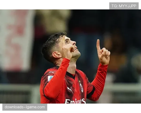 意甲下赛季用球谍照曝光,融入意大利国旗绿白红三色元素